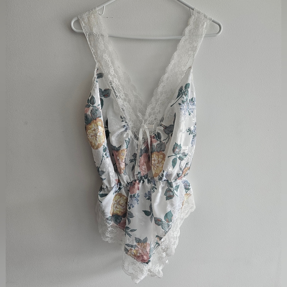 Vintage White Floral Lace-Trim Chemise